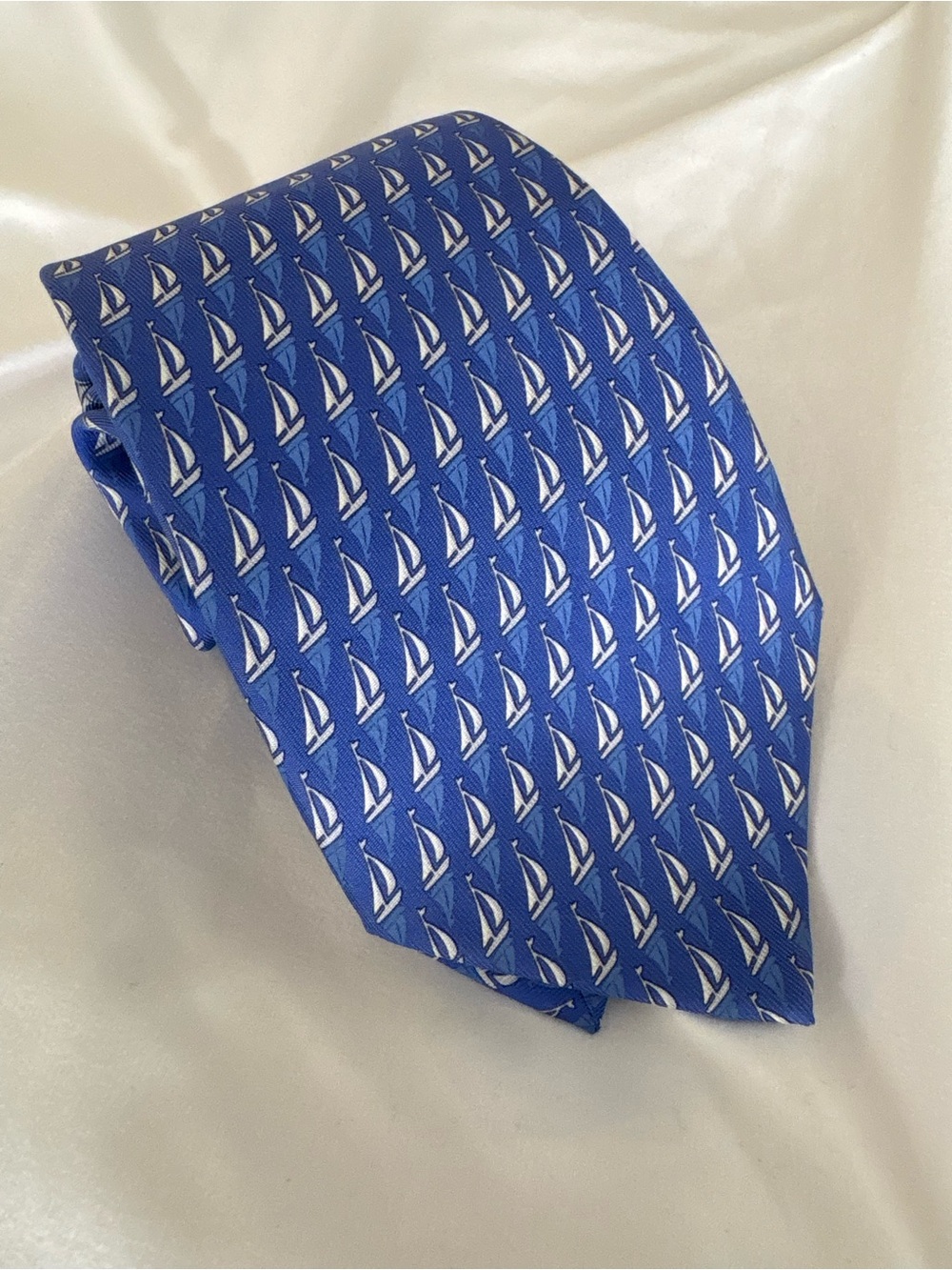 Salvatore Ferragamo Designer Blue Sailboat Nautical Motif Silk Tie